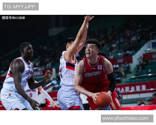 重庆篮球队与深圳篮球队赛后分析个人能力的深度对比与启示 重庆篮球队与深圳篮球队赛后分析个人能力的深度对比与启示