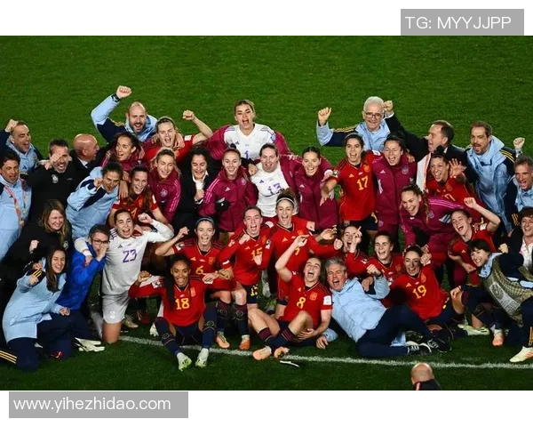 红色激情与足球梦想交织的赛场上演绎青春的热血与荣耀 红色激情与足球梦想交织的赛场上演绎青春的热血与荣耀